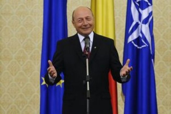 Băsescu, despre reprezentarea la Bruxelles: Scoateţi un act juridic constituţional şi eu mă duc la Neptun, la plajă